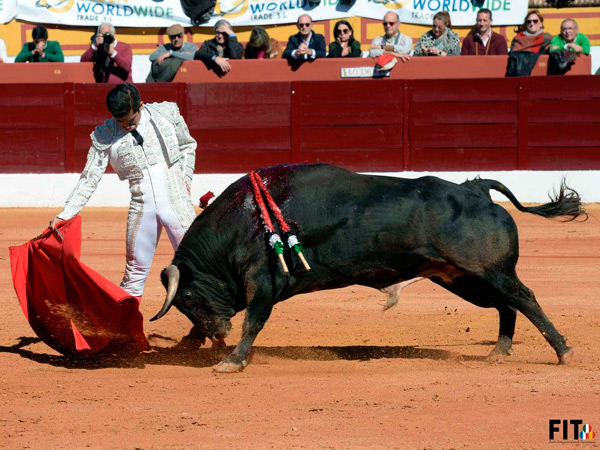 Relajado en el redondo