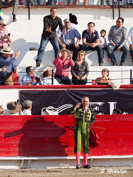 Brindis a Humberto Flores