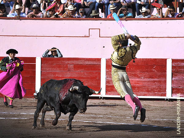 Espectacular segundo tercio