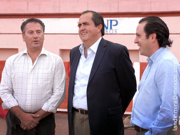 Maestro, alcalde y director