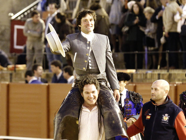 Salida a hombros por cuadrillas