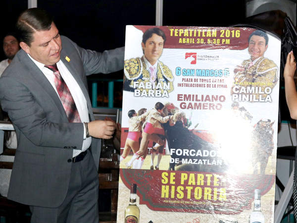 El alcalde Hugo Bravo