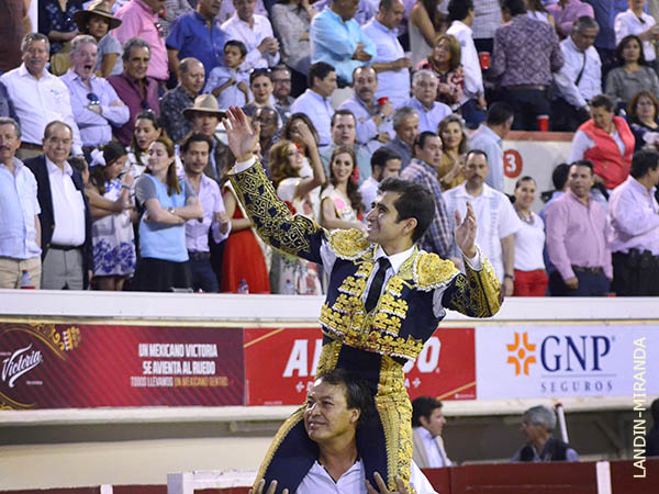 Joselito se afan� en triunfar