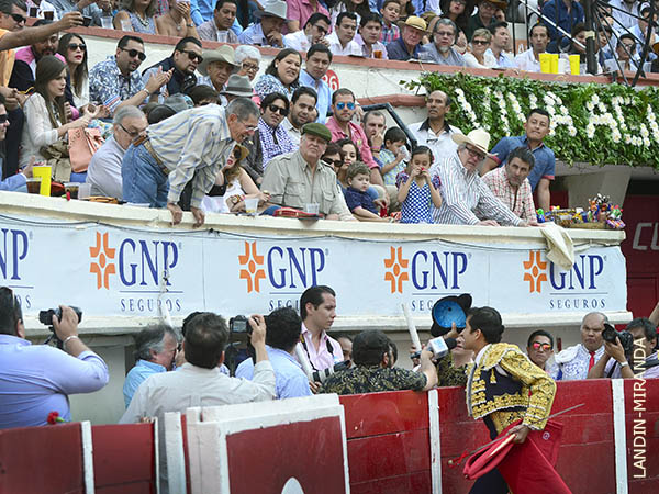 Brindis a El�as Esparza