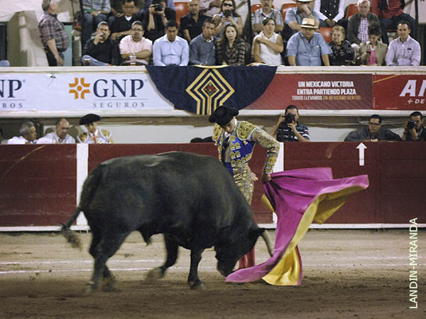 Cierraplaza para Brandon Campos