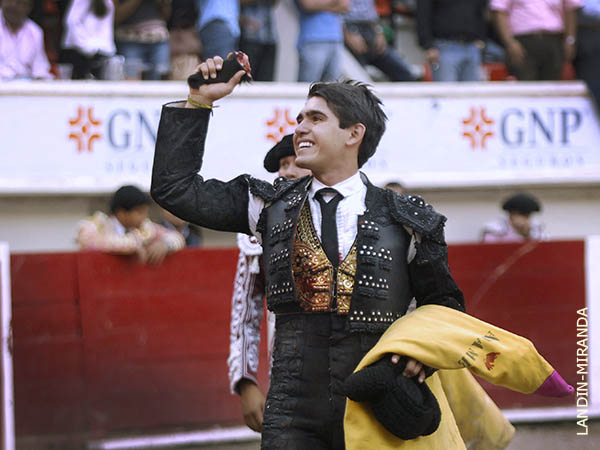 Mat� con eficacia y cort� una