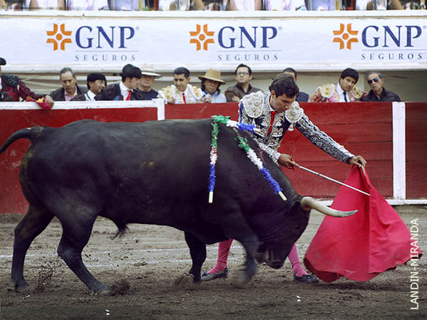 Con soltura por el pit�n izquierdo