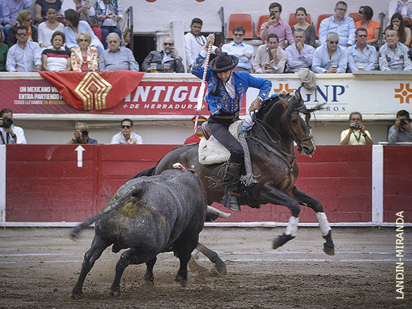 Hermoso abri� plaza