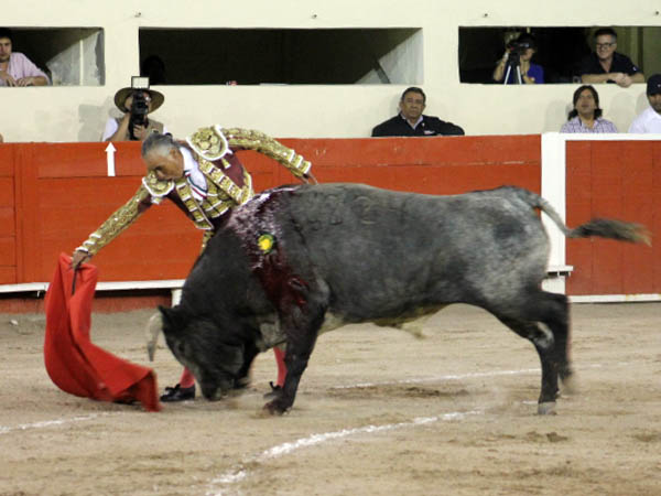 Sobre las rayas del tercio