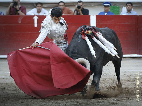 Adame lo puls� por nota