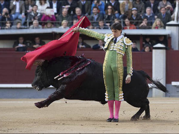 Un poste en los medios