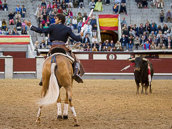 Di�logo con el tendido