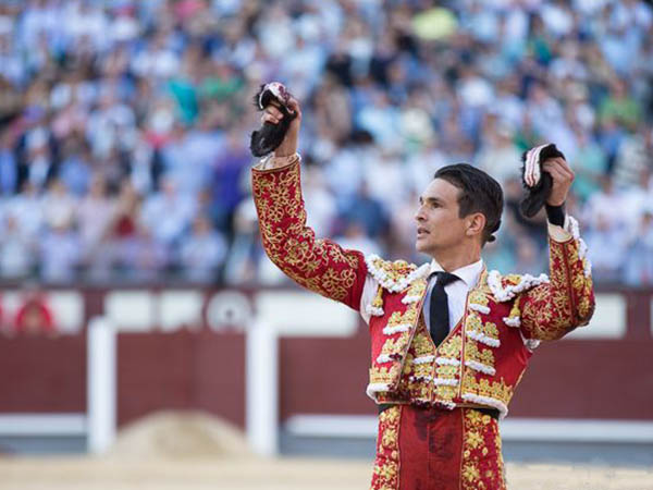 Fuerte petici�n del rabo