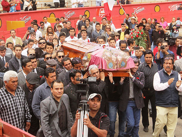 Entre aplausos y ovaciones