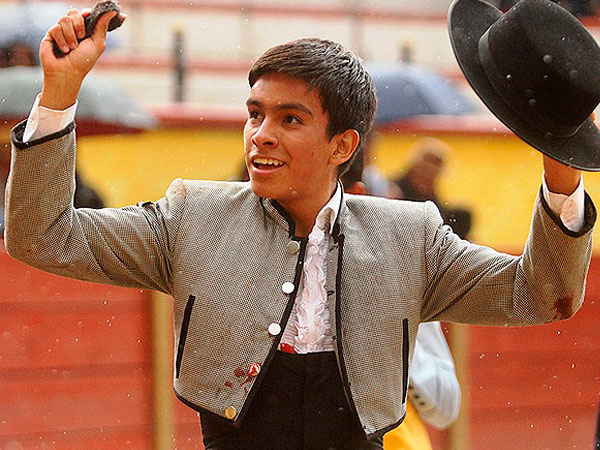 La dinas�ta contin�a