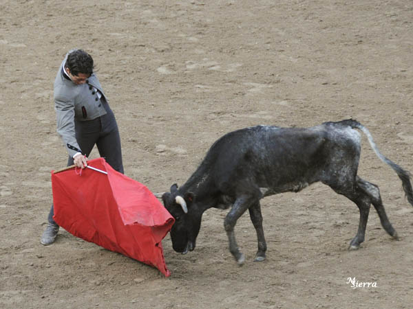 Andr�s Torres, embarcando