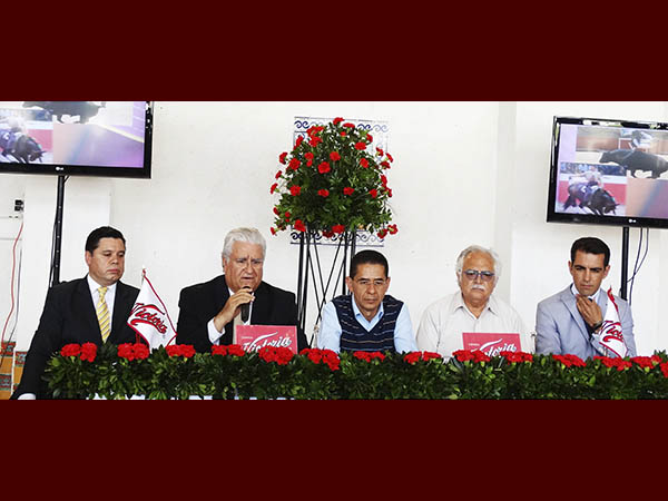 La mesa del presidium