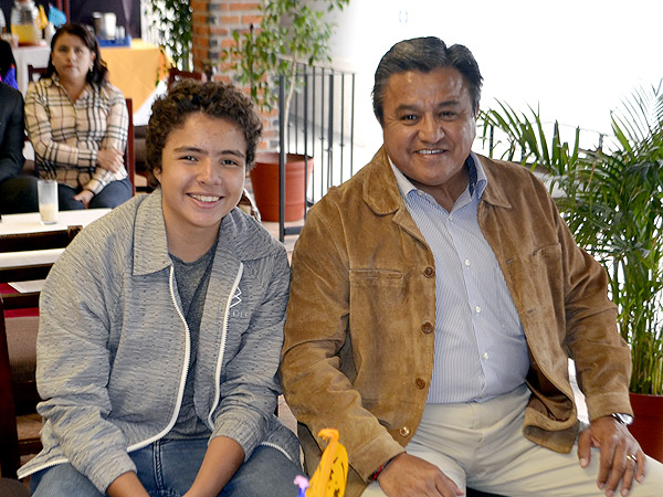 Feliz con el maestro Mej�a