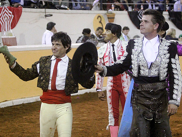 Con caracter remont� la tarde