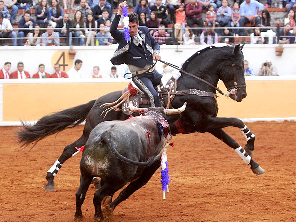 Clavando la banderilla