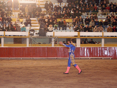 La afici�n se le entreg�