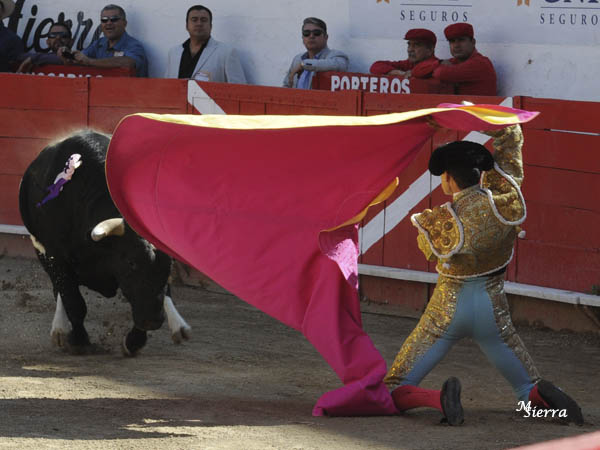 Arturo abre el festejo