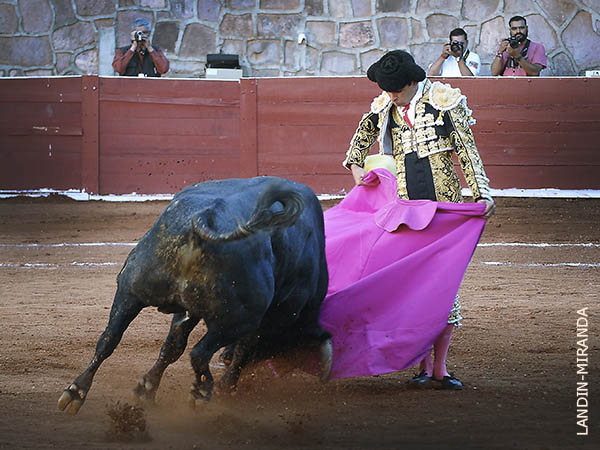 Arturo Mac�as, primer espada