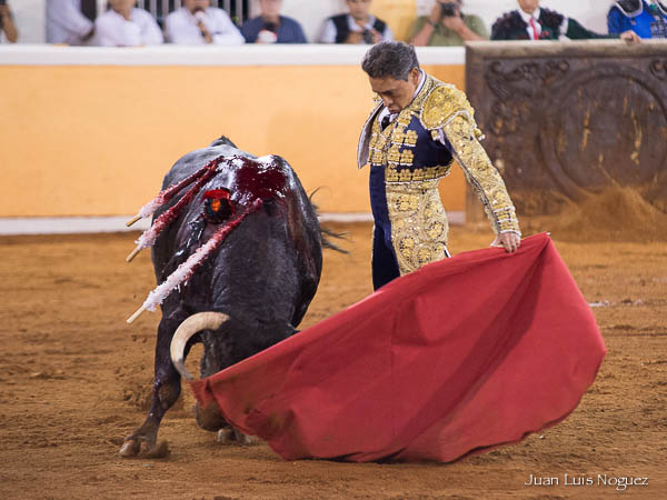 Zotoluco regal� un sobrero