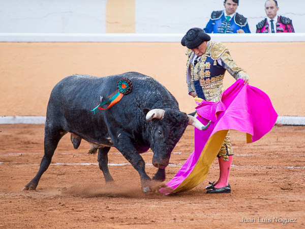 Gustavo y Diego, atentos al maestro