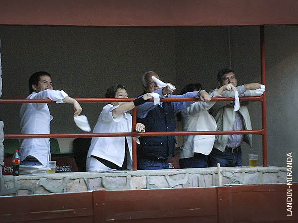 Petici�n desde el palco