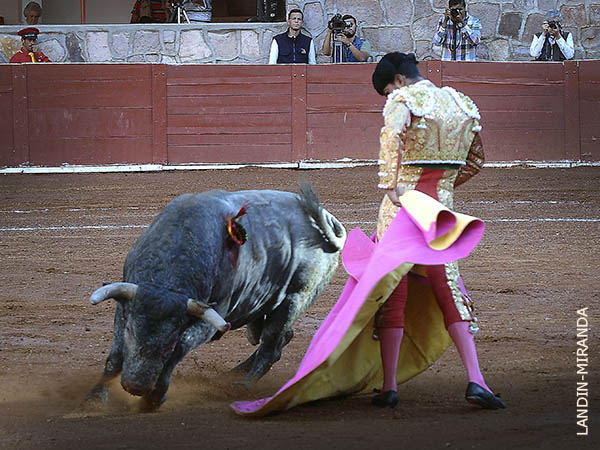 Nacho, abre como primer espada