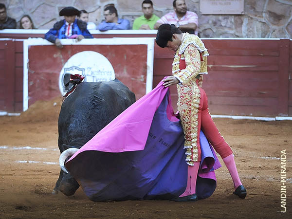 El capote de Sergio Flores