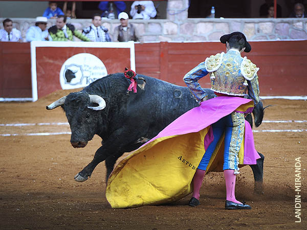 Lances de Arturo Mac�as