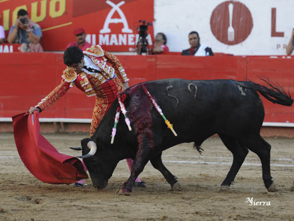 Rom�n, entrega absoluta