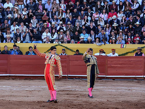 Los hermanos, en una estampa torera