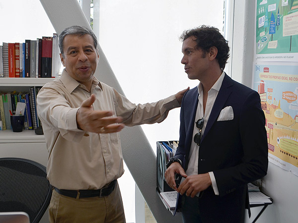 En las oficinas directivas