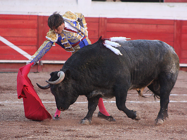 Largo el derechazo de Barrera