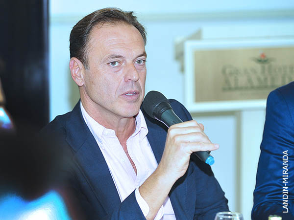 Fernando Cepeda, apoderado