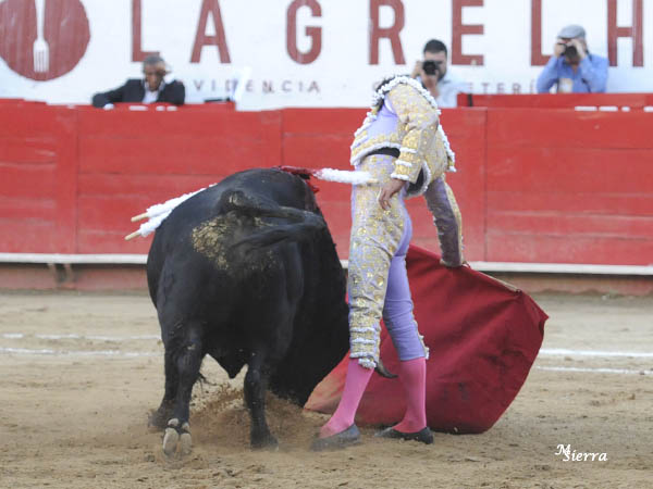 Seriedad e imponencia