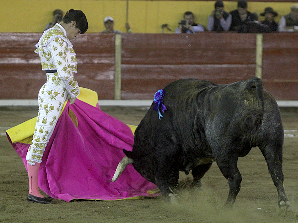 Luque desmayando el lance