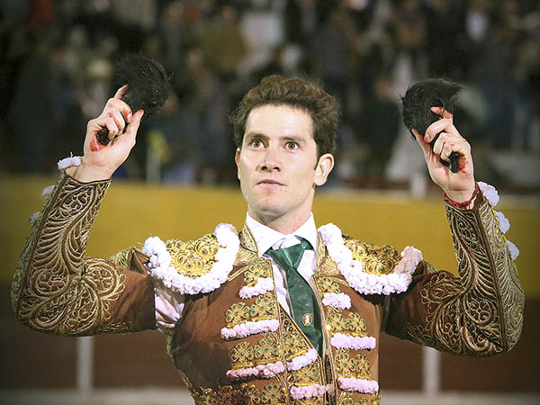 Triunf� en la feria de su tierra