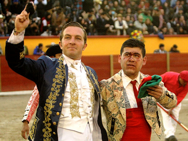 La oreja del que abri� plaza