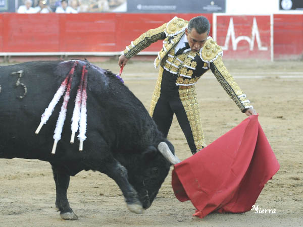 Series con la mano siniestra