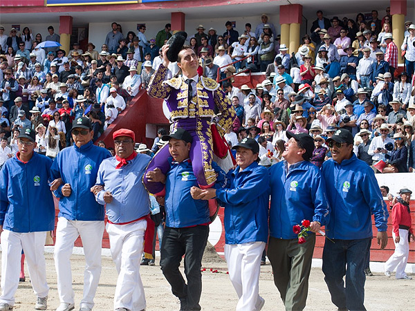 El Fandi, por volandas