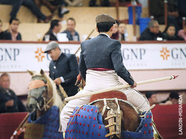 Los Cobos, padre e hijo en el ruedo