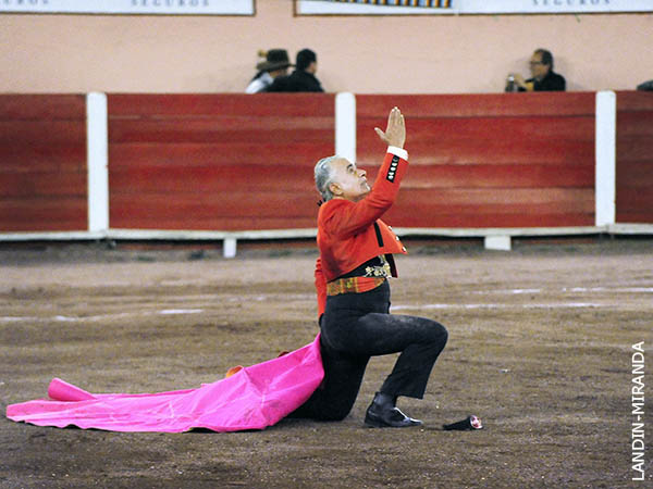 La oreja se qued� en la arena
