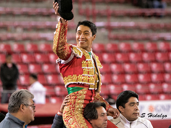 Abri� la puerta grande